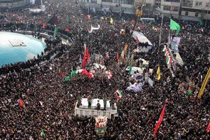 Người Iran tiếc thương Tướng Soleimani, căm phẫn nước Mỹ