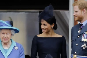 Nữ hoàng Anh đồng ý cho vợ chồng Harry rời hoàng gia