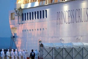 Virus SARS-CoV-2 gây dịch COVID-19 vẫn tồn tại trên du thuyền ở Nhật 17 ngày sau khi người trên du thuyền rời đi. Ảnh: REUTERS