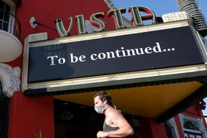 WHO: COVID-19 sẽ còn kéo dài ít nhất 2 năm nữa