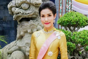 Vua Thái Lan phục hồi tước hiệu cho hoàng quý phi
