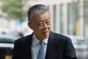 Twitter của đại sứ Trung Quốc ở Anh 'thích' clip khiêu dâm