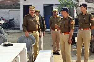 Kinh hoàng chồng mổ bụng vợ mang bầu để xem trai hay gái