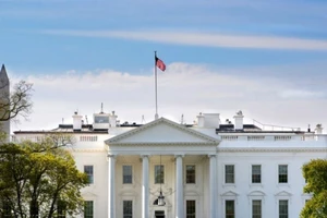 Tìm được phụ nữ nghi gửi chất cực độc đến Nhà Trắng