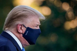 Video: Ông Trump lần đầu phát biểu sau khi mắc COVID-19