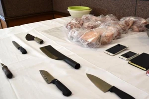 Nhật bắt 4 người Việt nghi mổ heo tại nhà