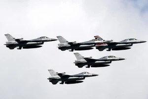 Máy bay F-16 của Đài Loan nghi bị rơi khi vừa cất cánh
