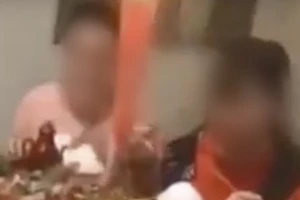 Cô dâu 13 tuổi bị kêu trở lại trường học sau khi kết hôn