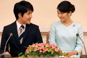 Vì sao lễ cưới của công chúa Nhật liên tục bị trì hoãn