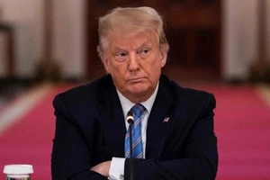 Ông Trump đòi tăng tiền phát cho dân từ 600 USD lên 2.000 USD