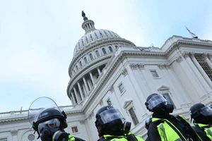 Nhân viên an ninh điện Capitol thiệt mạng sau vụ bạo động