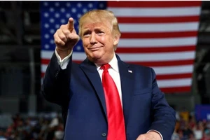 Ông Trump lần đầu phát biểu trước công chúng 'hậu' Nhà Trắng