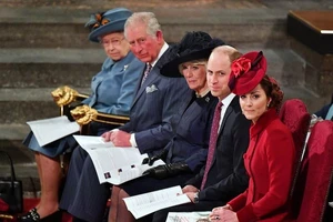 Hoàng gia Anh sốc sau lời tiết lộ của vợ chồng Hoàng tử Harry 