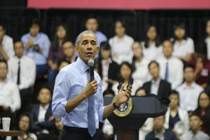 Vì sao người trẻ mê showbiz hơn làm nhà diễn thuyết như Obama?