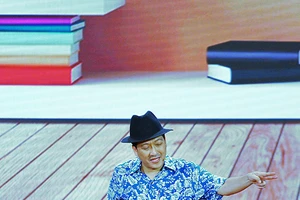 Trường Giang rơi nước mắt khi nhắc về mẹ ở Phú Yên