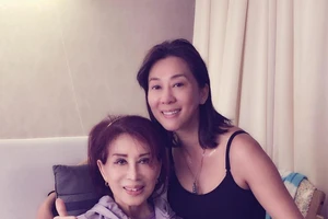 MC Nguyễn Cao Kỳ Duyên về Mỹ chịu tang mẹ