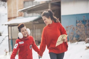 Đông Nhi dẫn học trò sang Nhật quay hình cho MV mới