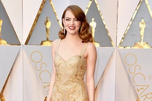 Ngắm sao Hollywood xúng xính váy áo trên thảm đỏ Oscar 