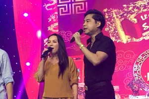 Phi Nhung, Ngọc Sơn hát Sầu tím thiệp hồng ngày giỗ tổ