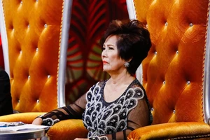 Phương Dung 'nợ' ông hoàng bolero Trúc Phương 2.000 USD