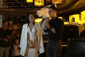 Mỹ Tâm dặn fan không xả rác trên phố đi bộ