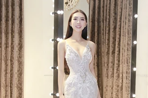 Cận cảnh người đẹp có vòng eo nhỏ hơn Ngọc Trinh 3 cm