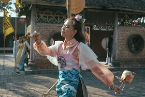 Hoàng Thùy Linh thả vàng anh, cắt duyên âm 