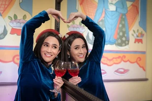 Huỳnh Lập biến hóa ‘Đi đu đưa đi’ thành ‘Đưa cô Vy đi’