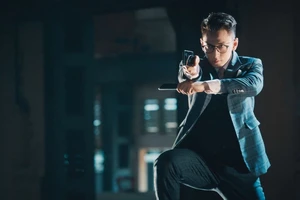 Isaac tung phim hành động tặng khán giả ở nhà chống COVID-19