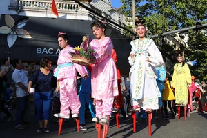 Rộn ràng lễ đón nhận di sản Tết Nguyên tiêu người Hoa quận 5