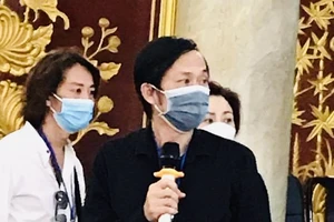 Hoài Linh xin ca đoàn hát lại bản Thánh ca tiễn biệt Chí Tài