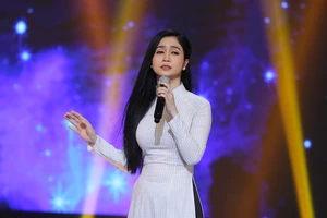 Cận cảnh mỹ nhân bolero 9x hai lần đoạt Mai Vàng