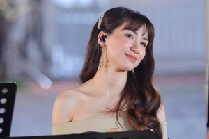 Hoà Minzy ủng hộ quê nhà Bắc Ninh ứng phó COVID-19