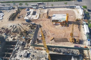 Tổ hợp khách sạn Kim Long Nam lén xả thải ra biển Đà Nẵng