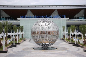 Sở Xây dựng Đà Nẵng bác đề xuất di dời sân bay