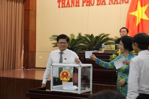 HĐND Đà Nẵng miễn nhiệm nhiều nhân sự