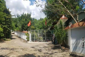 Ai chống lưng cho biệt phủ trái phép của đại gia vàng?