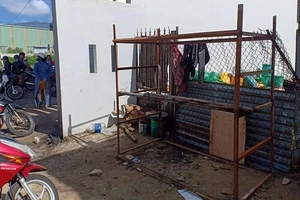 Sửa lại rào chống trộm, một người bị điện giật tử vong