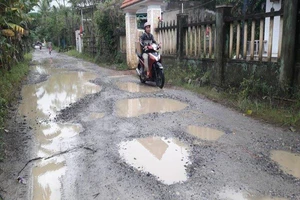 Hoàn trả đường công vụ thuộc cao tốc La Sơn – Túy Loan