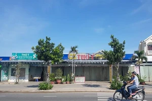 Hàng loạt quán hải sản nổi tiếng Đà Nẵng xây dựng không phép 