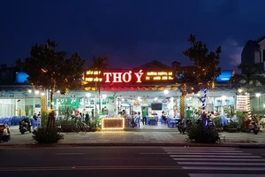 17 quán hải sản không phép: Quận biết nhưng không báo cáo