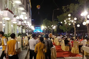 'Hành trình kết nối yêu thương' lập lờ như thế nào?