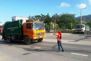 Người dân lại chặn xe rác, Chủ tịch Đà Nẵng chỉ đạo khẩn