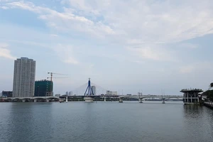 Đà Nẵng sắp đóng cầu sông Hàn để thử tải