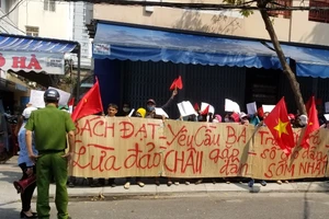 Khách hàng lại vây Công ty Bách Đạt An đòi sổ hồng