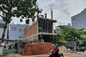 Chủ tịch Đà Nẵng chỉ đạo vụ Sở Nội vụ 'tuýt còi' Sở Xây dựng