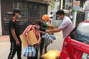 Hàng trăm đồng bào Cơ Tu mắc kẹt tại Đà Nẵng vì COVID-19