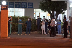 Mở cửa Bệnh viện C Đà Nẵng và tâm thư lúc 0 giờ