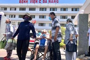 14 ngày cách ly: 'Hết dịch rồi ta lại về bên nhau!'