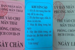 Đà Nẵng: Phát phiếu cho người dân đi chợ theo ngày chẵn lẻ